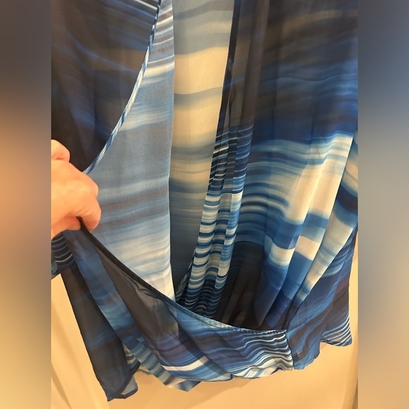 Lane Bryant Crossover Blouse Women’s 22/24 Sheer Blue White Stripe Keyhole - Picture 6 of 9